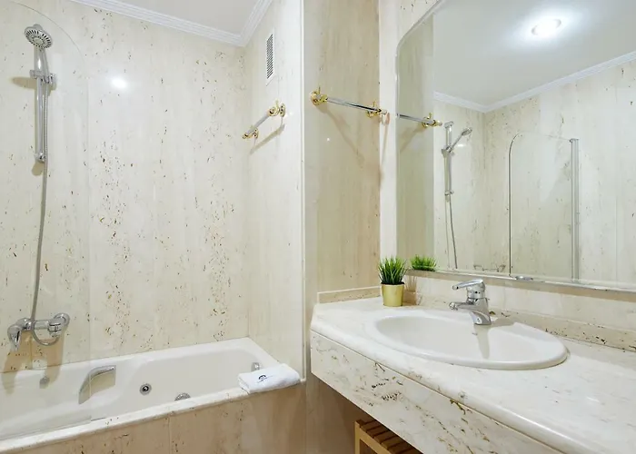 Ortzimuga - Basque * Saint-Sébastien