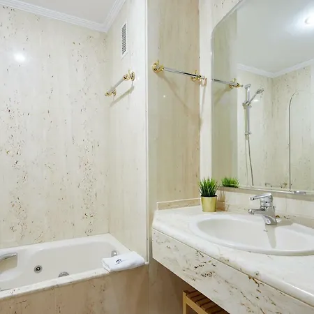 Ortzimuga - Basque * San Sebastián